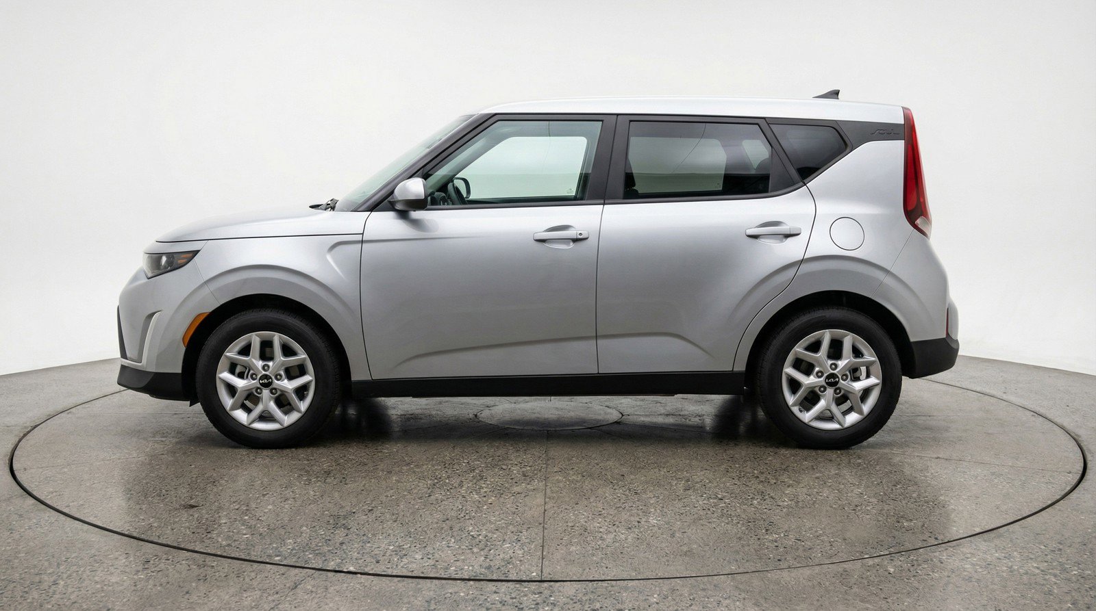 Used 2025 Kia Soul LX w/ LX Technology Package image 5