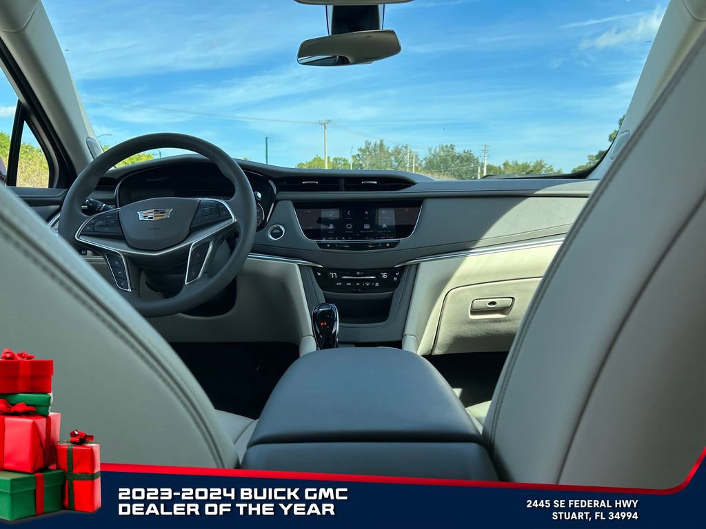Used 2025 Cadillac XT5 Premium Luxury image 15