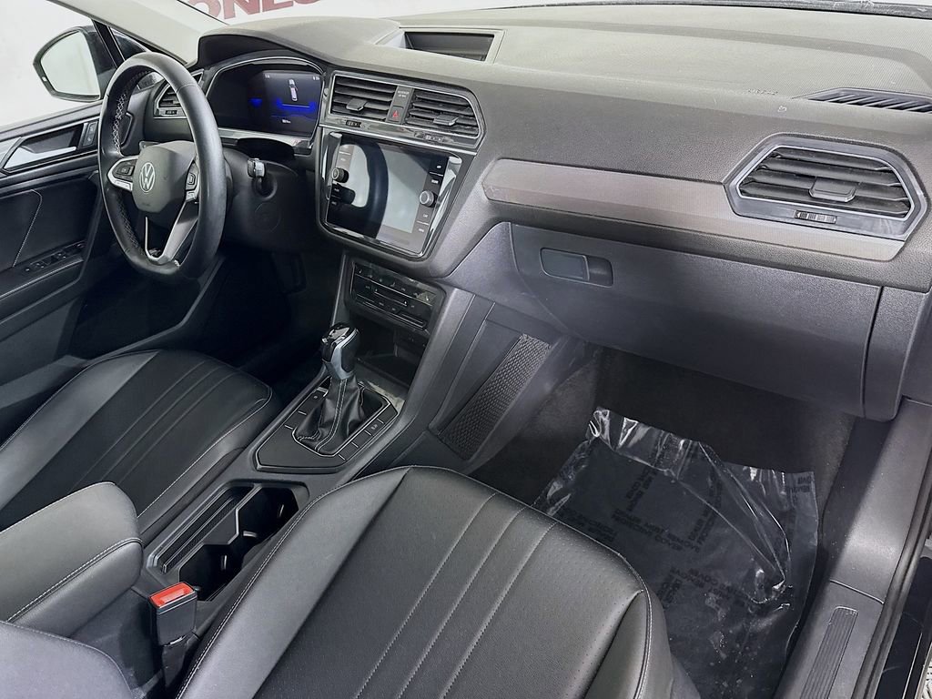Used 2023 Volkswagen Tiguan SE FWD image 31