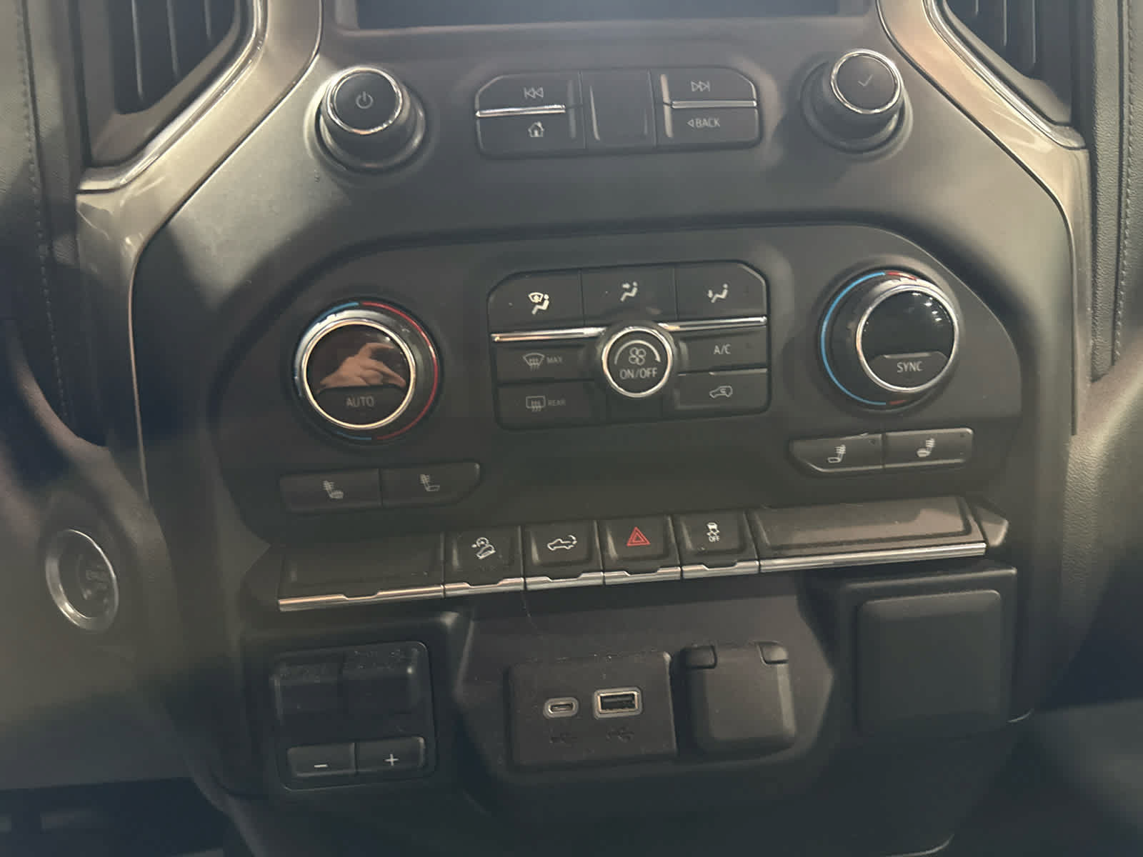 Certified 2021 Chevrolet Silverado 2500 LT w/ Convenience Package AWD/4WD image 18
