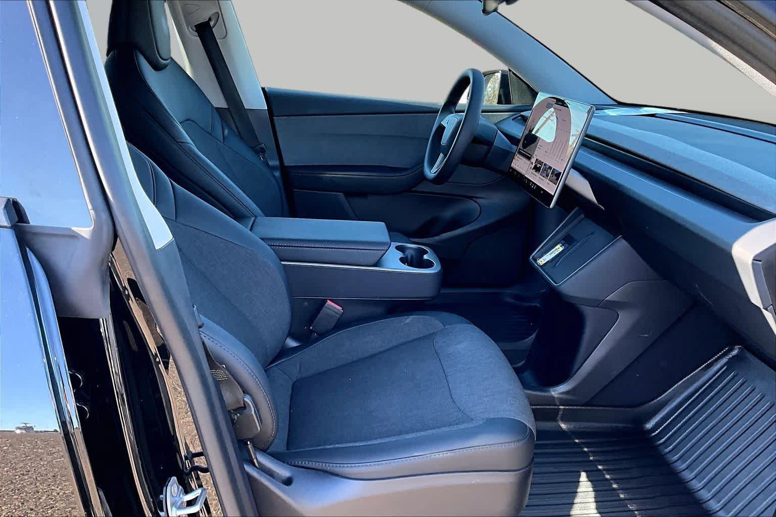 Used 2026 Tesla Model Y 2WD image 8