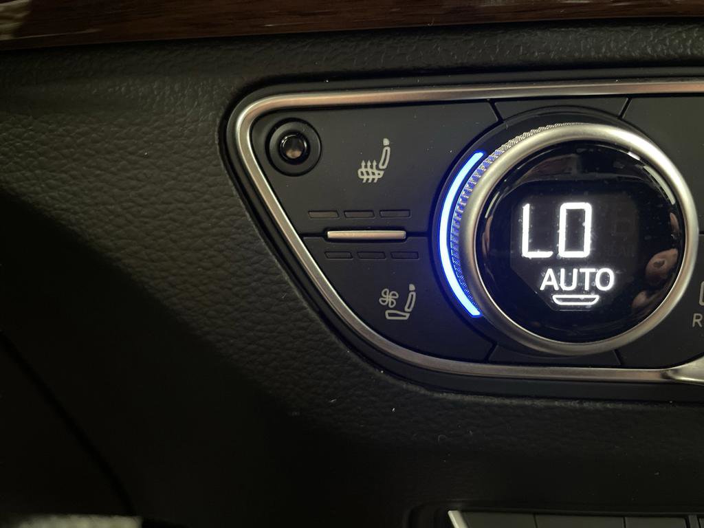 Used 2024 Audi Q5 e Premium Plus w/ Premium Plus Package image 8