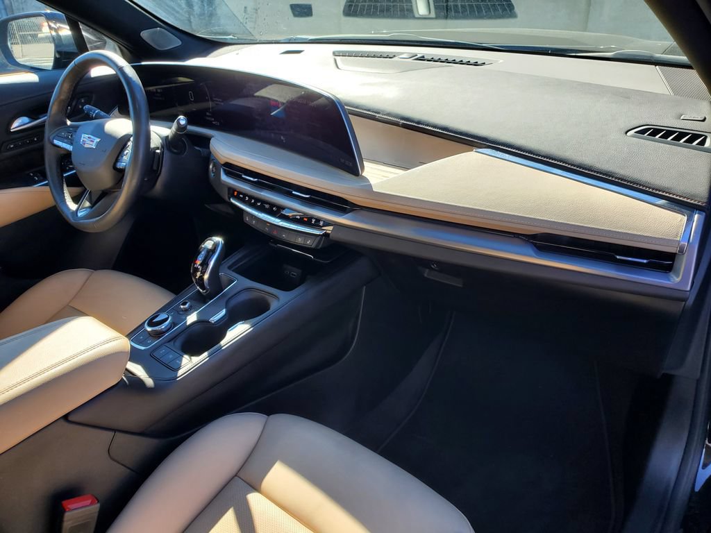 Certified 2024 Cadillac XT4 Premium Luxury AWD/4WD image 31