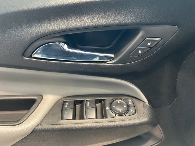 Used 2021 Chevrolet Equinox LS w/ LS Convenience Package image 11