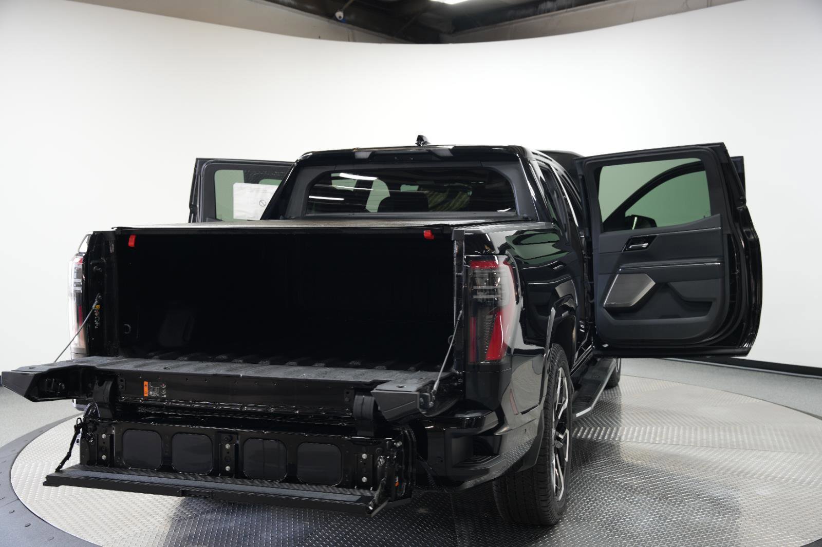 New 2025 GMC Sierra EV Denali image 12