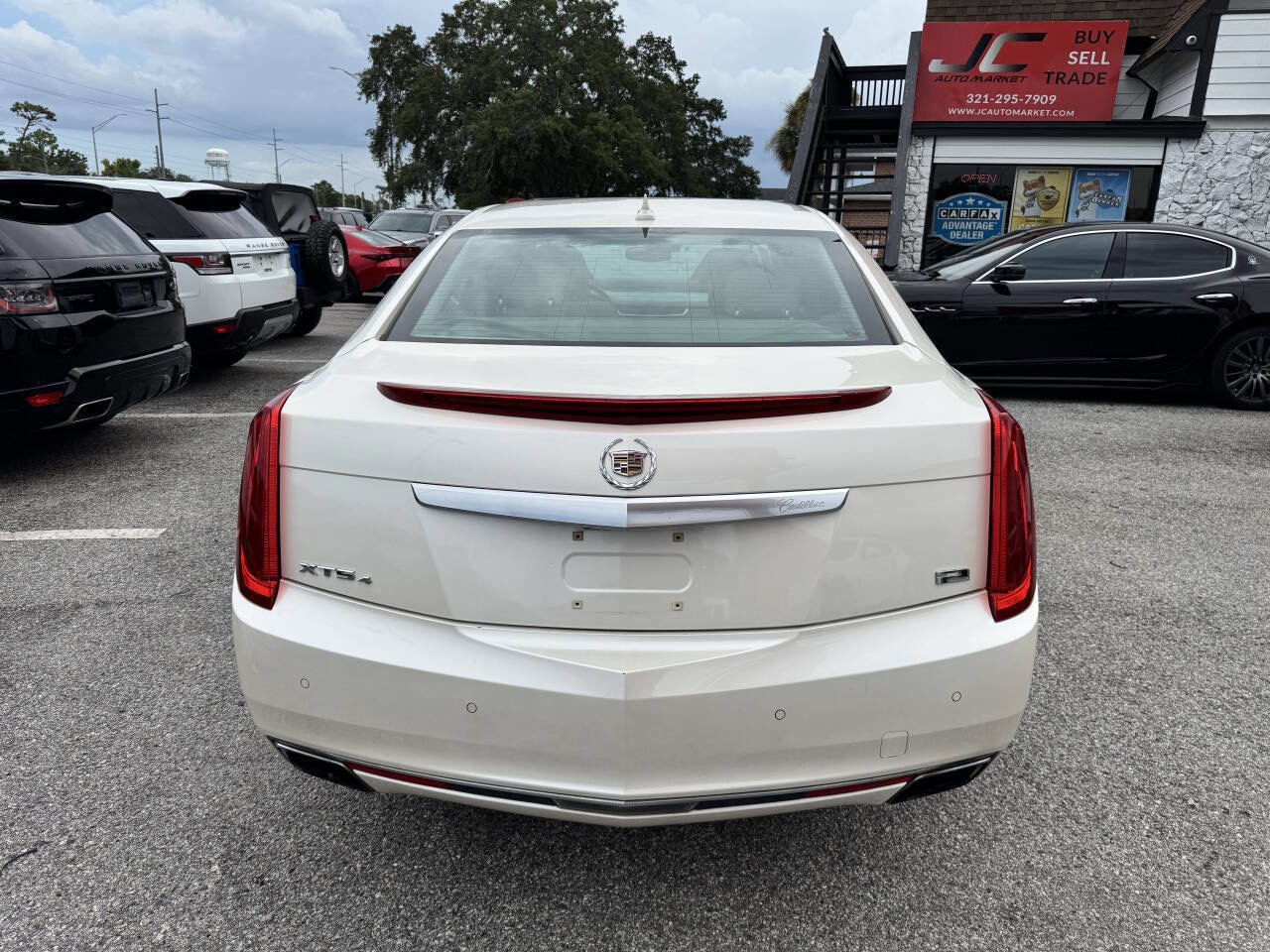 Used 2013 Cadillac XTS Platinum w/ Driver Assist Package image 4