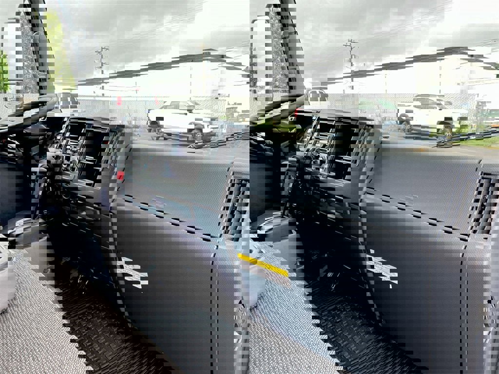 New 2025 Chevrolet Low Cab Forward image 13