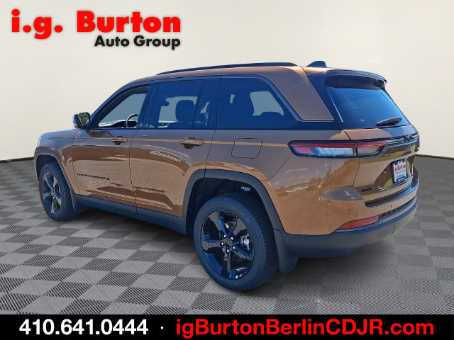 New 2026 Jeep Grand Cherokee Limited w/ Limited Altitude Package AWD/4WD image 3