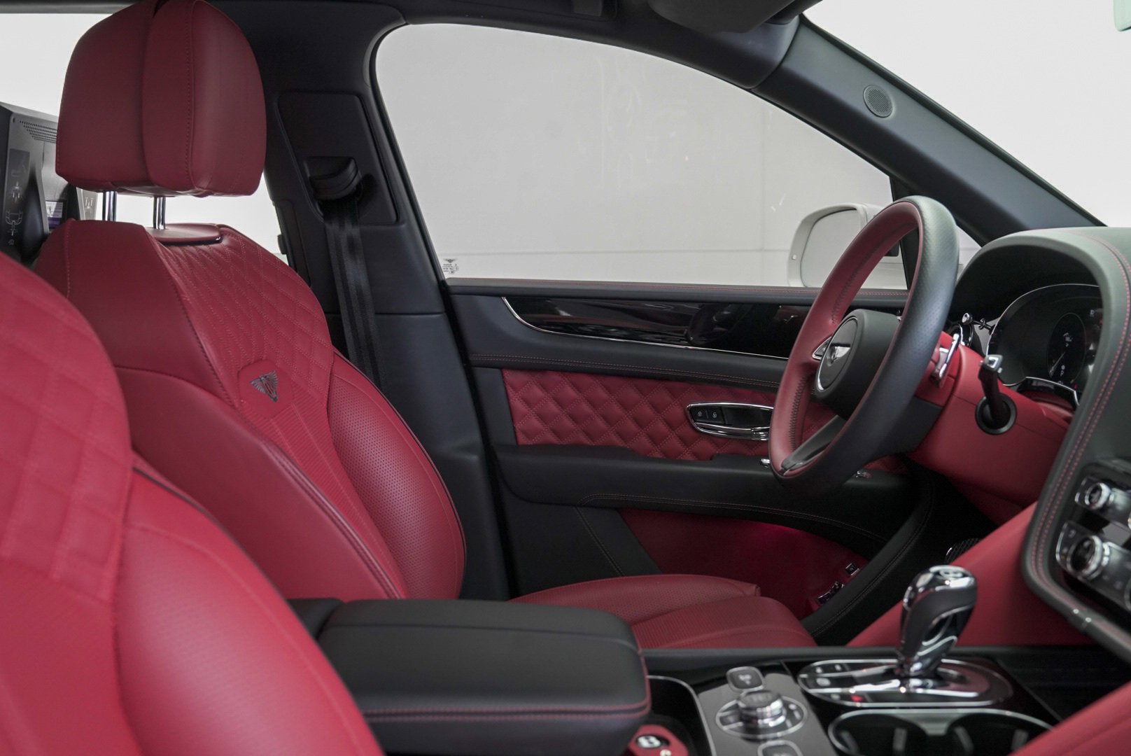 Used 2022 Bentley Bentayga image 49