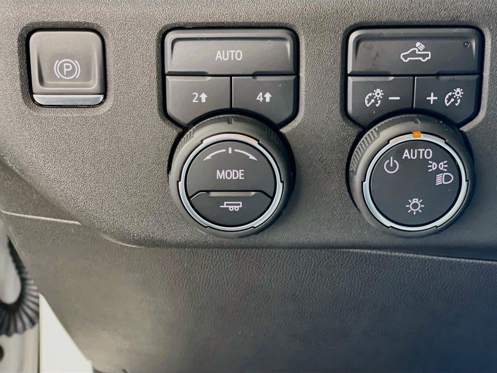 Used 2024 Chevrolet Silverado 1500 LT AWD/4WD image 12