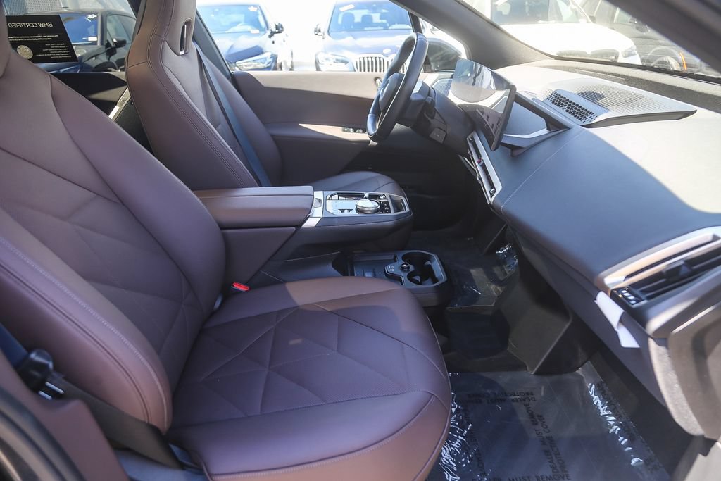 Used 2026 BMW iX xDrive45 w/ Premium Package AWD/4WD image 12