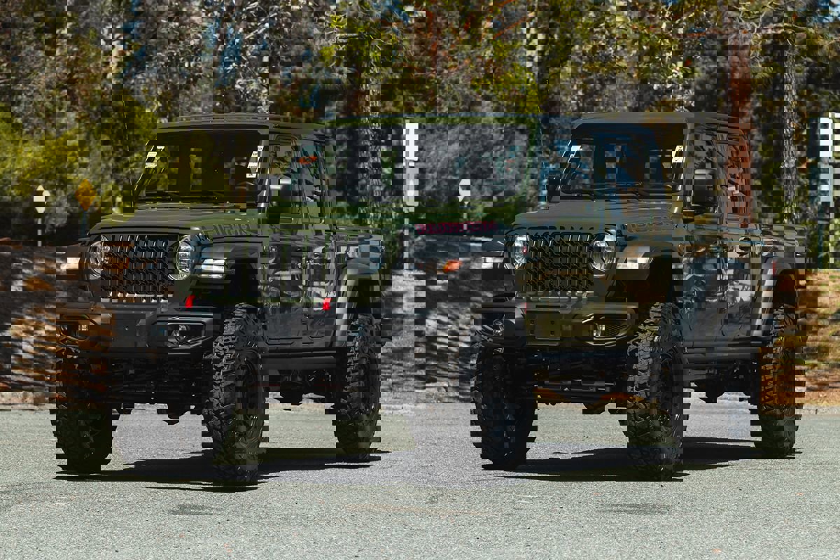 Used 2023 Jeep Gladiator Rubicon image 9