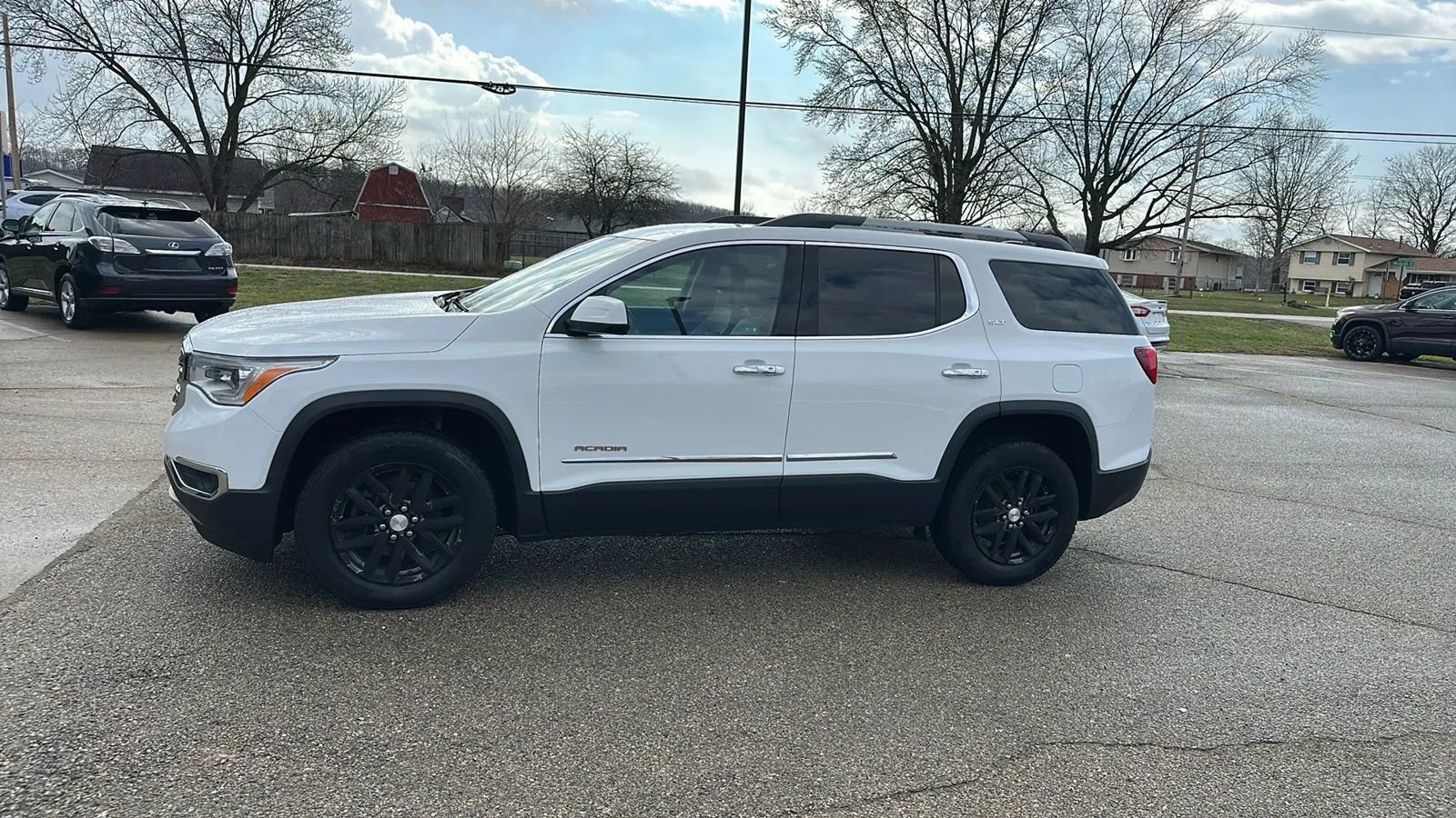Used 2019 GMC Acadia SLT image 2