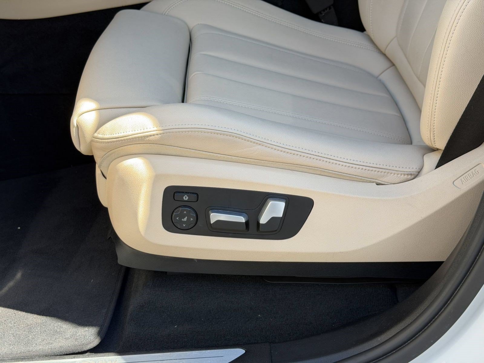 Used 2022 BMW X5 sDrive40i w/ Premium Package RWD image 14