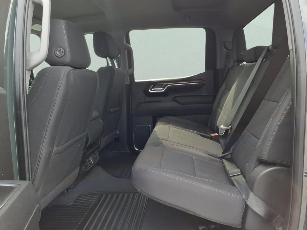 Used 2025 Chevrolet Silverado 1500 LT AWD/4WD image 13