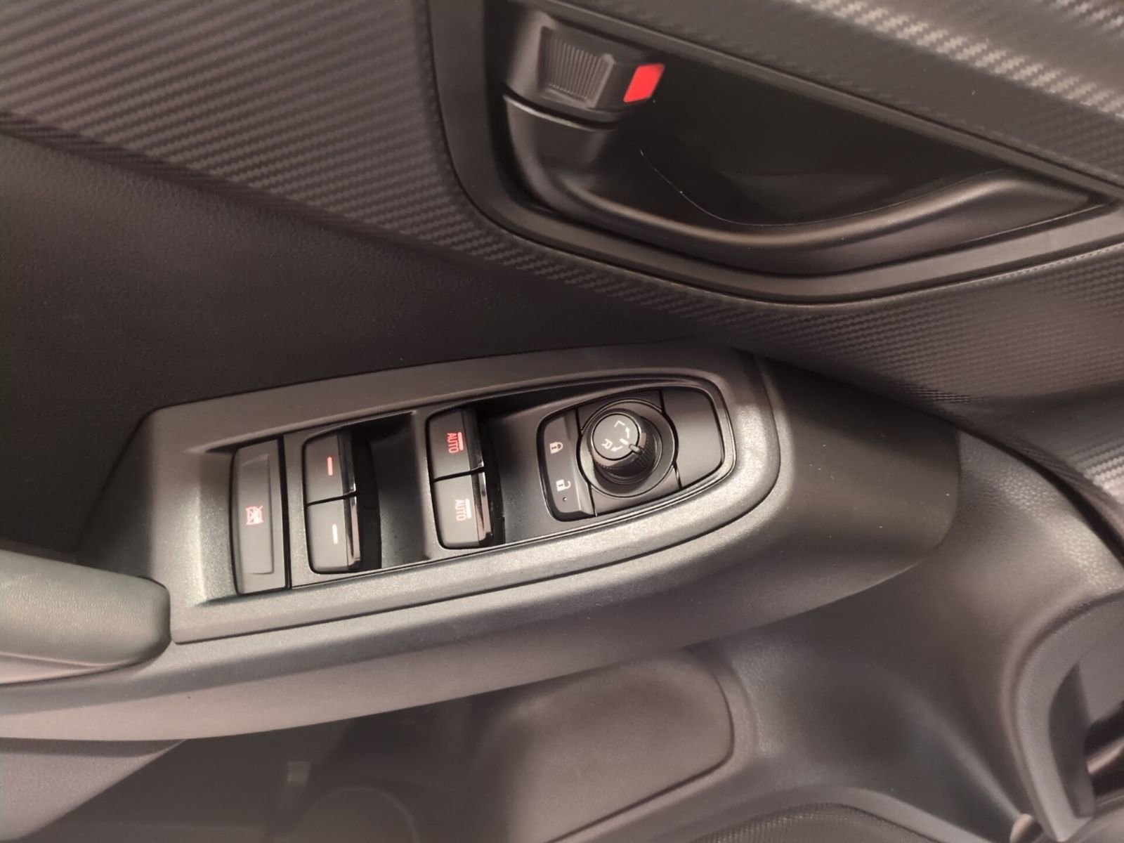 Certified 2024 Subaru Crosstrek 2.0i image 16