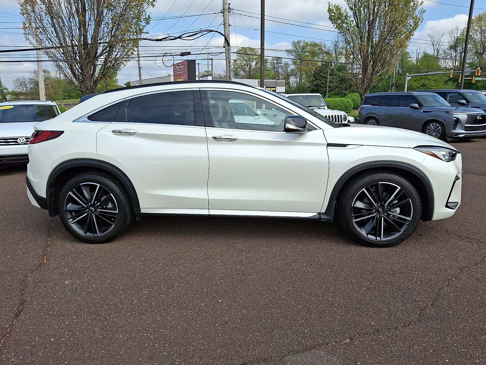 Certified 2023 INFINITI QX55 Luxe w/ Cargo Package AWD/4WD image 7