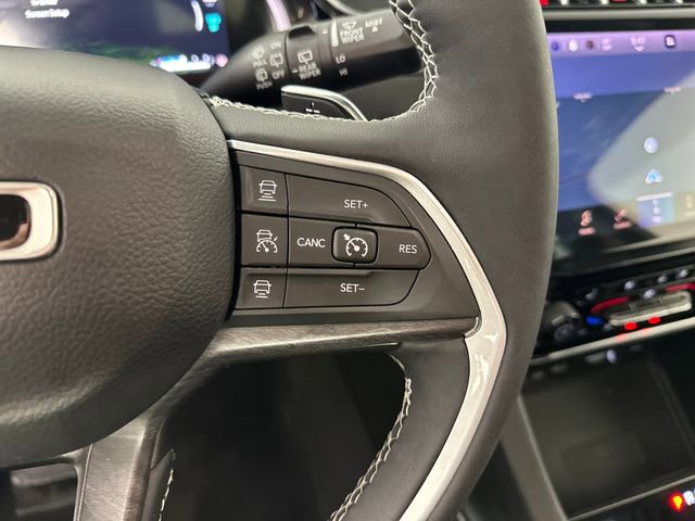 Used 2023 Jeep Grand Cherokee 4WD 4xe w/ Luxury Tech Group II image 16