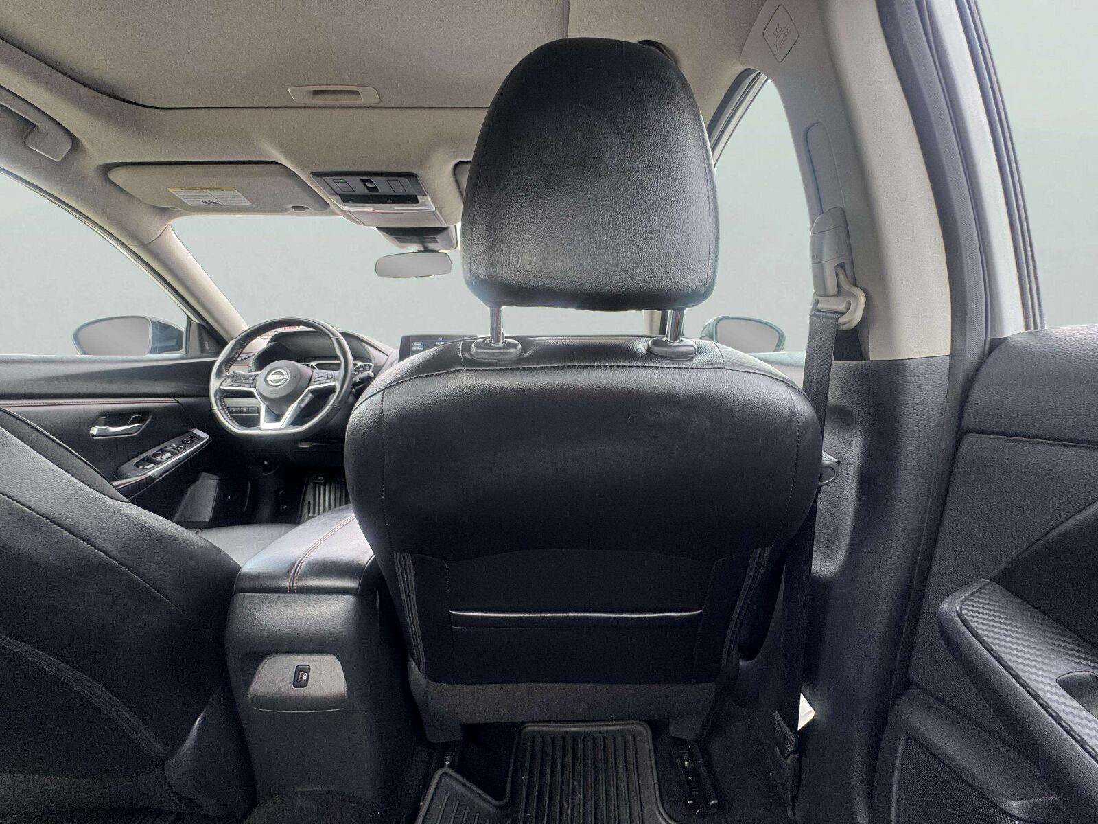 Used 2024 Nissan Sentra SR w/ SR Premium Package FWD image 48