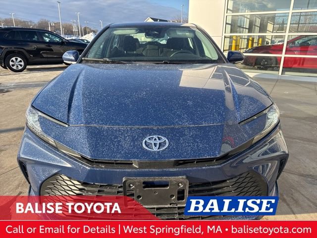 Used 2025 Toyota Camry LE image 3