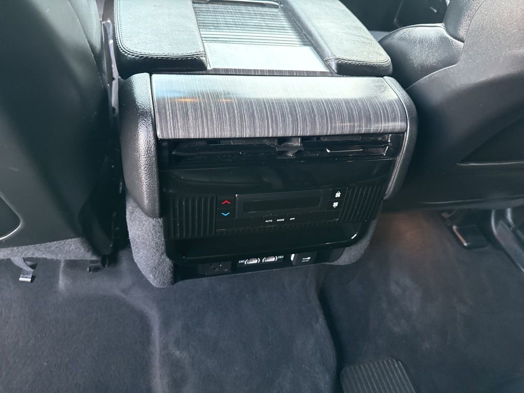 Used 2024 Jeep Wagoneer L Series II w/ Flexible Seating Group image 23