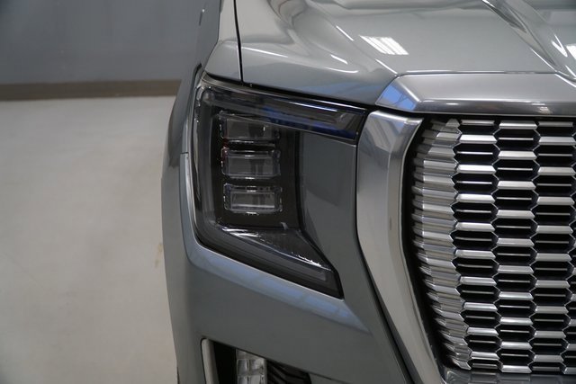 Used 2023 GMC Yukon Denali w/ Advanced Technology Package image 10