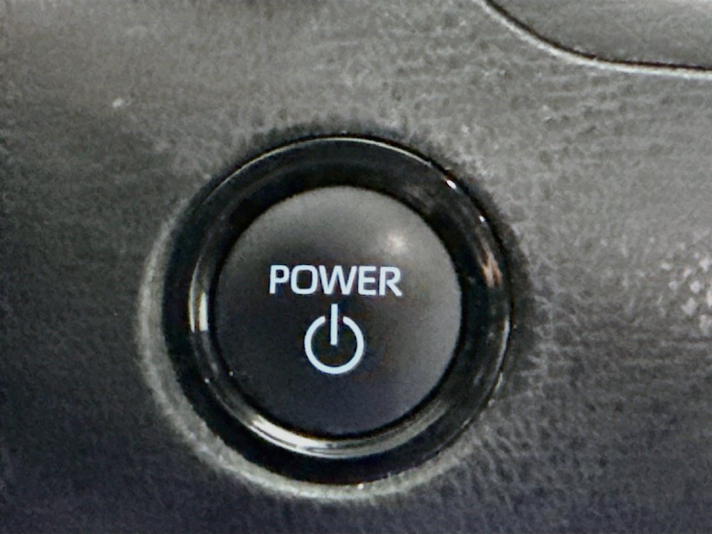 Used 2025 Toyota Camry SE w/ Convenience Package FWD image 20