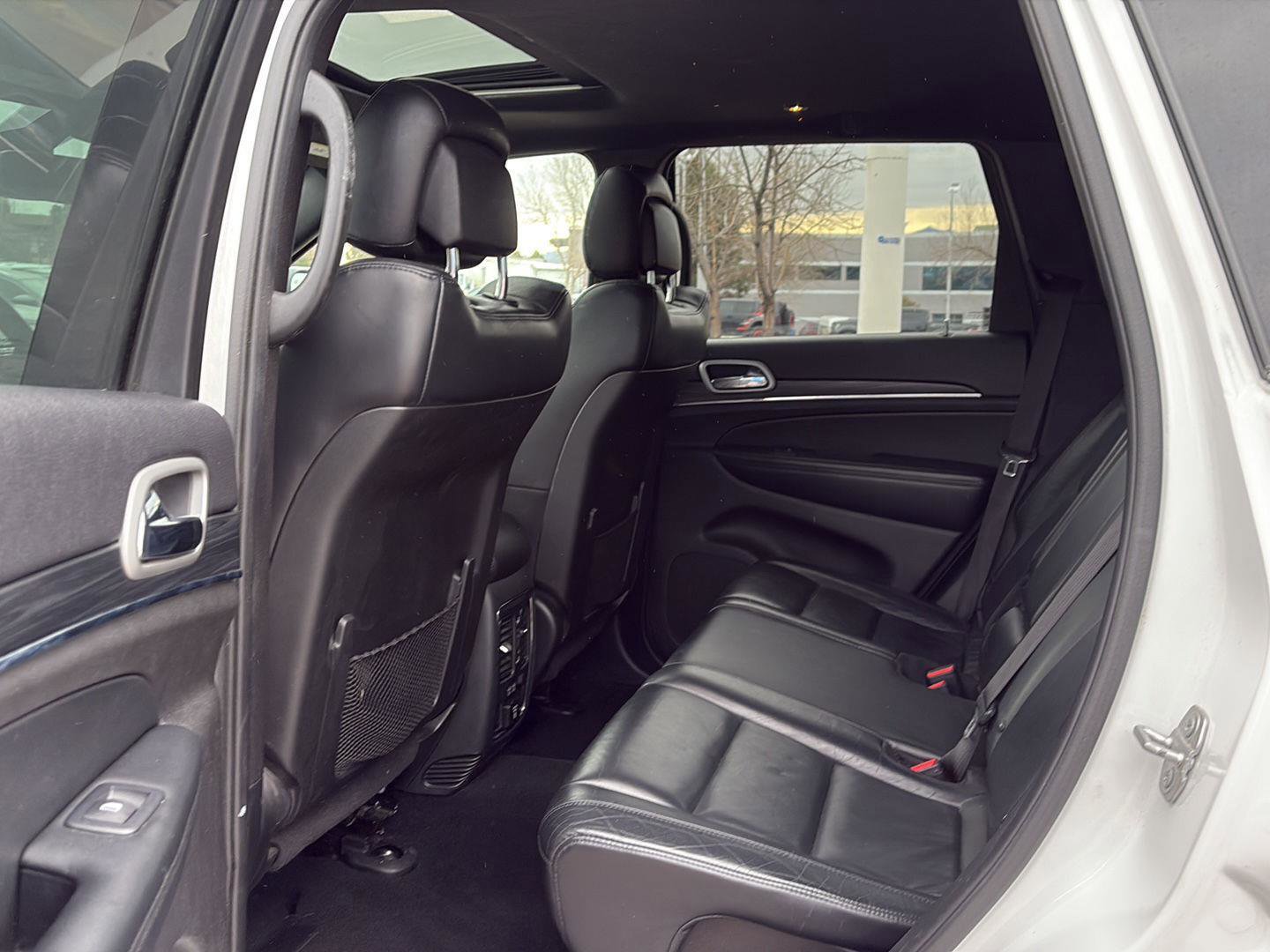 Used 2019 Jeep Grand Cherokee Limited image 14