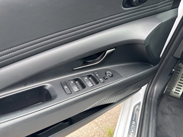 New 2025 Hyundai Elantra SEL image 40