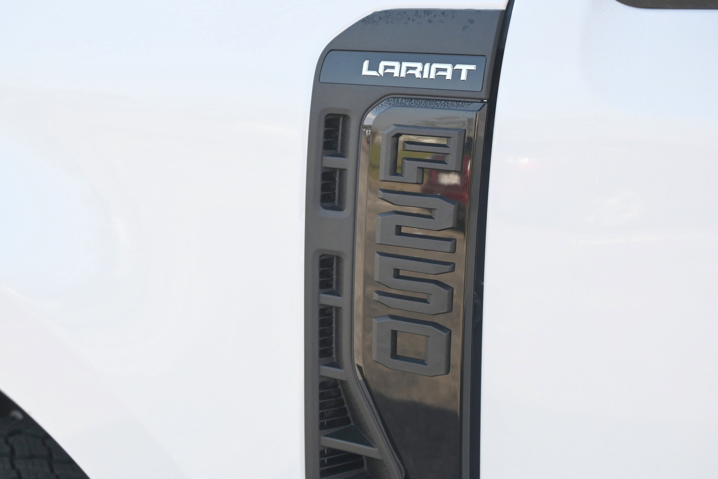 New 2026 Ford F250 Lariat w/ Black Appearance Package image 12