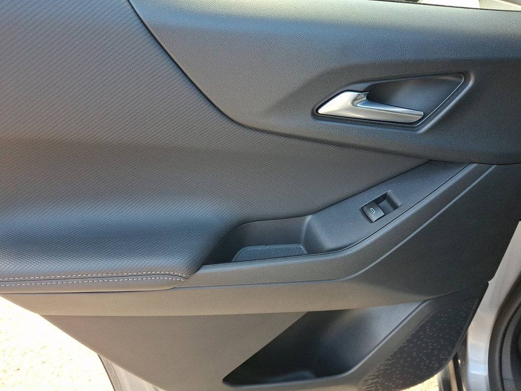 Used 2026 Chevrolet Equinox LT AWD/4WD image 19
