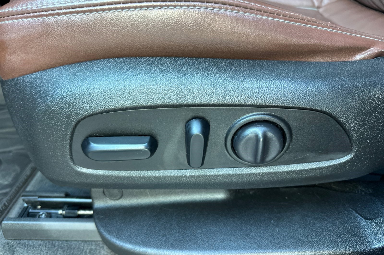 Used 2018 Buick Enclave Avenir w/ Avenir Technology Package image 14