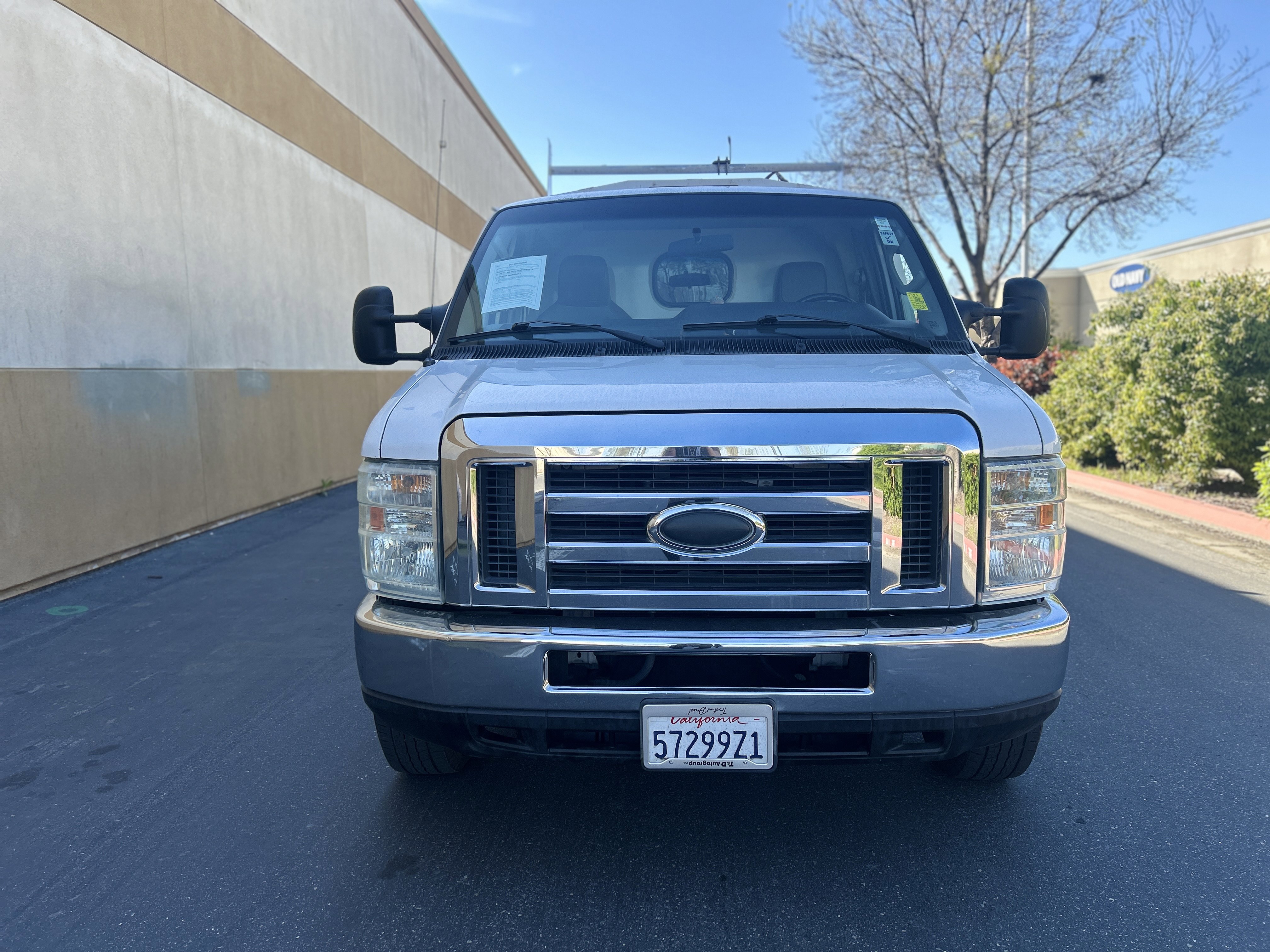Used 2016 Ford E-350 and Econoline 350 Super Duty RWD image 2