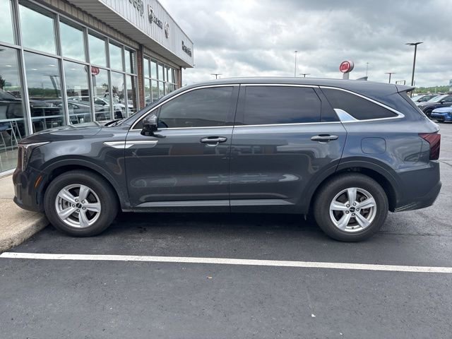 Used 2024 Kia Sorento LX FWD image 14
