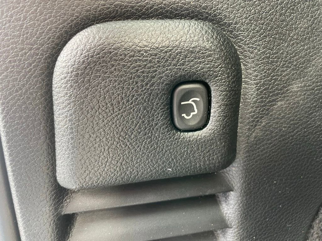 Used 2018 Jeep Grand Cherokee Limited image 42