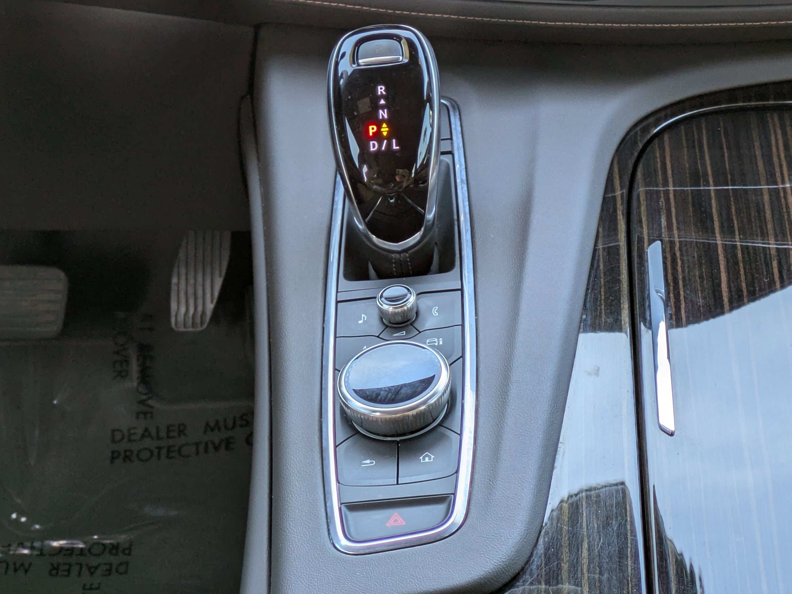 Used 2021 Cadillac Escalade ESV Premium Luxury w/ Driver Assist Tech Package image 18