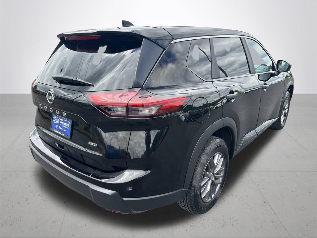 Used 2024 Nissan Rogue S AWD/4WD image 7