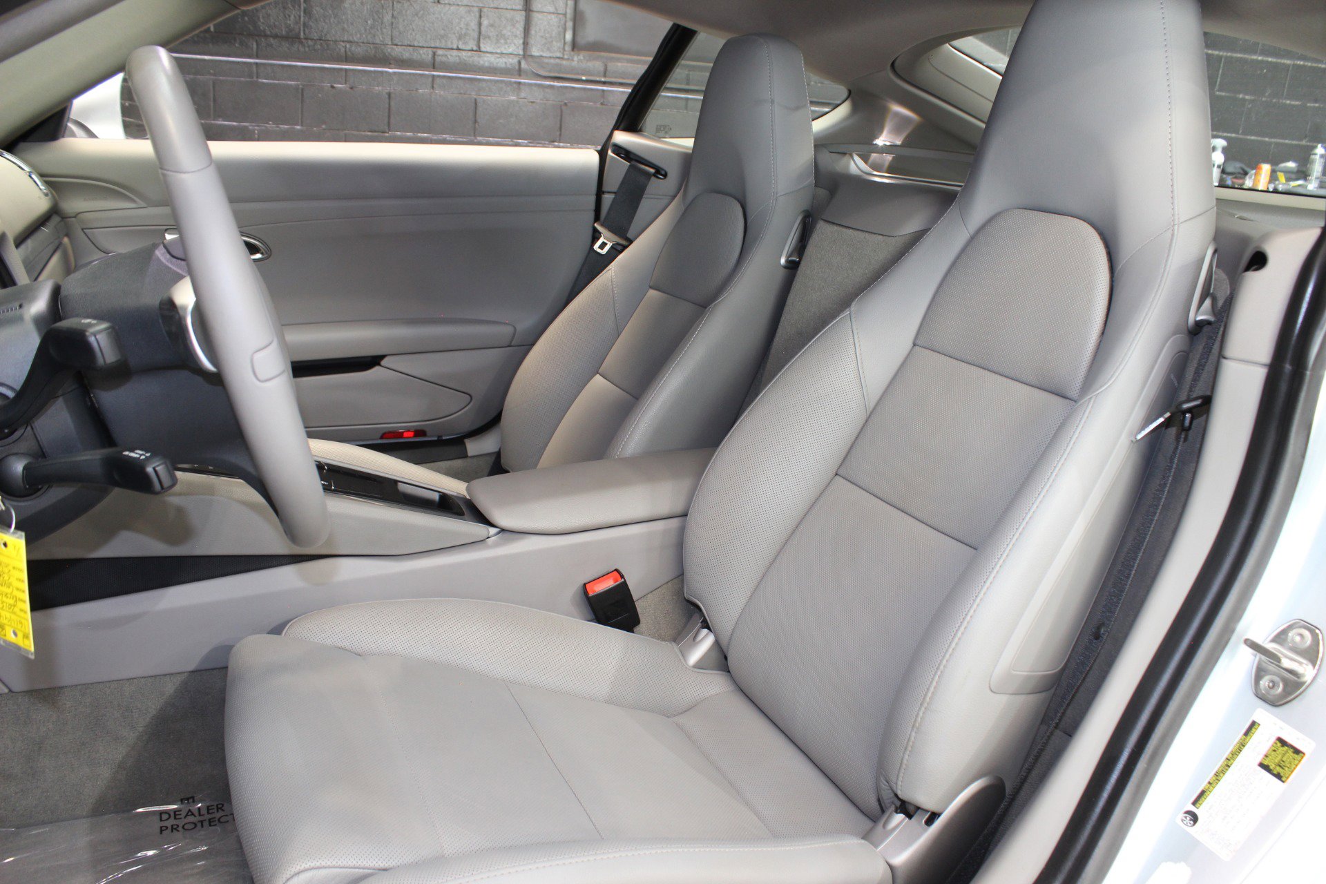 Used 2015 Porsche Cayman RWD image 34