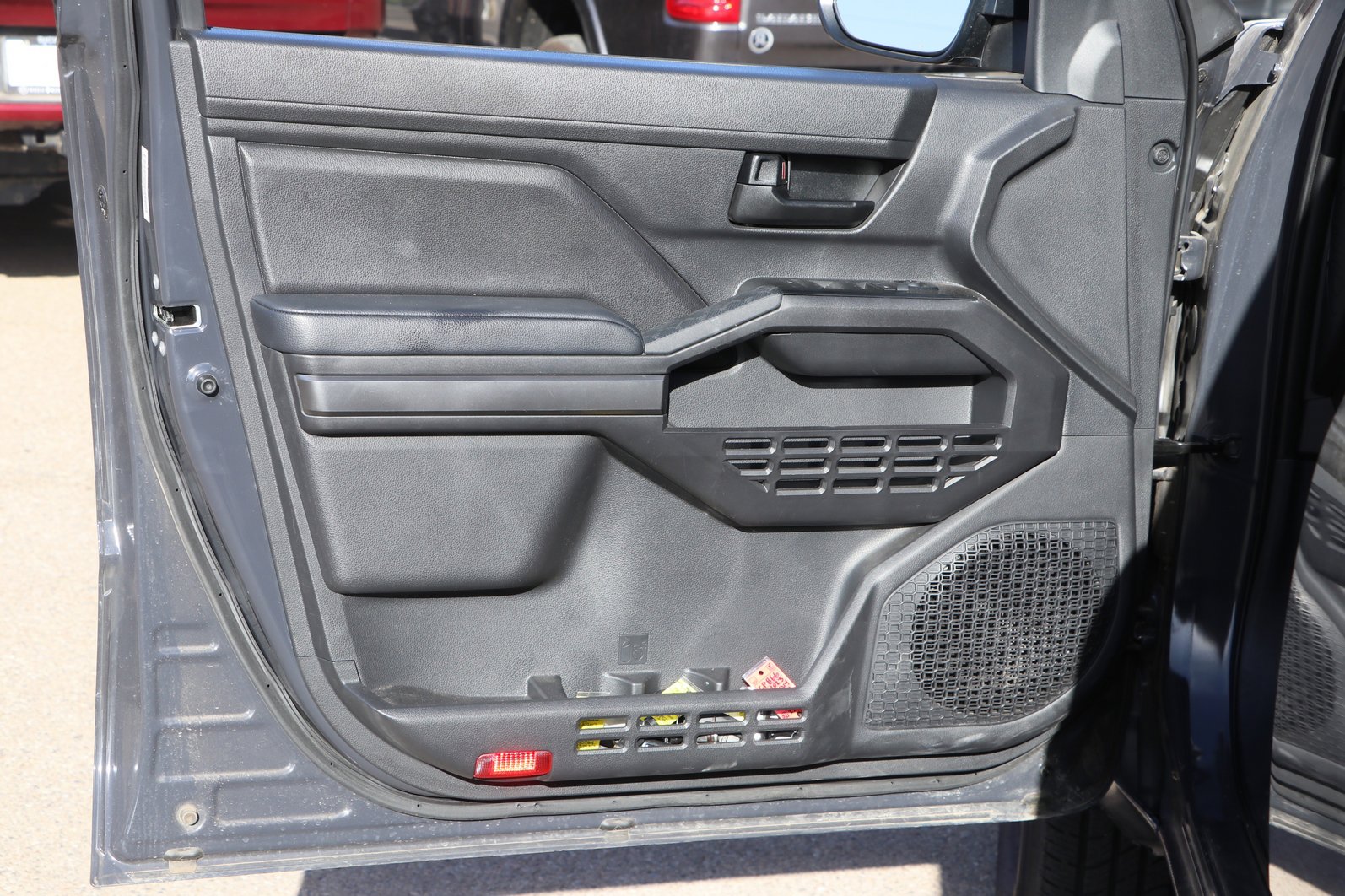 Used 2025 Toyota Tacoma SR5 AWD/4WD image 10
