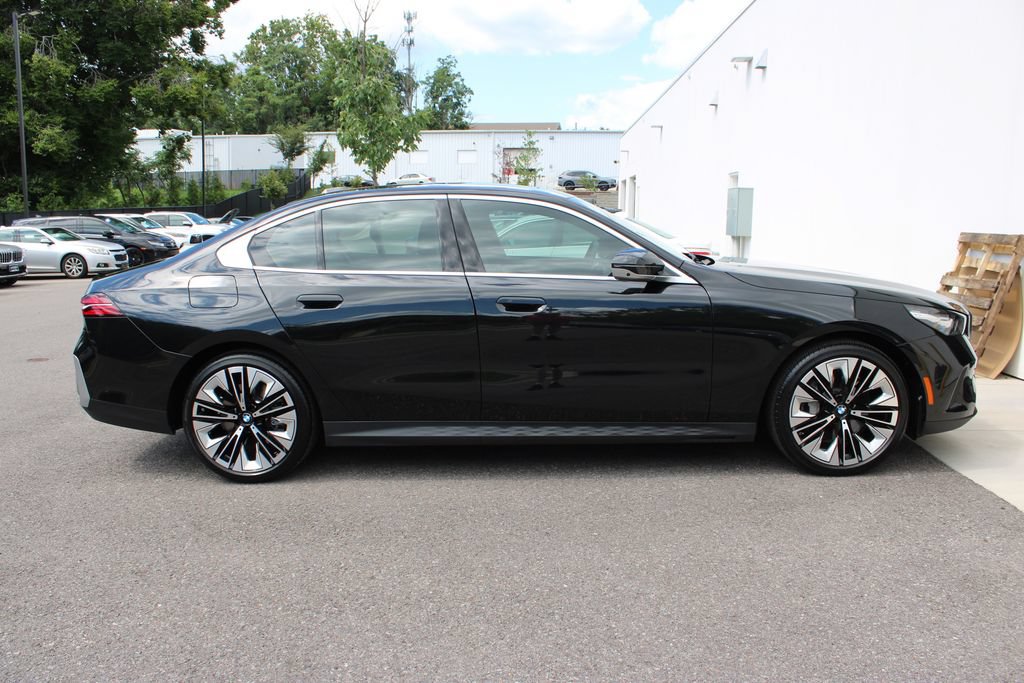 Used 2026 BMW 540i xDrive AWD/4WD image 32