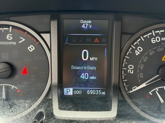 Used 2019 Toyota Tacoma TRD Sport w/ Technology Package image 16