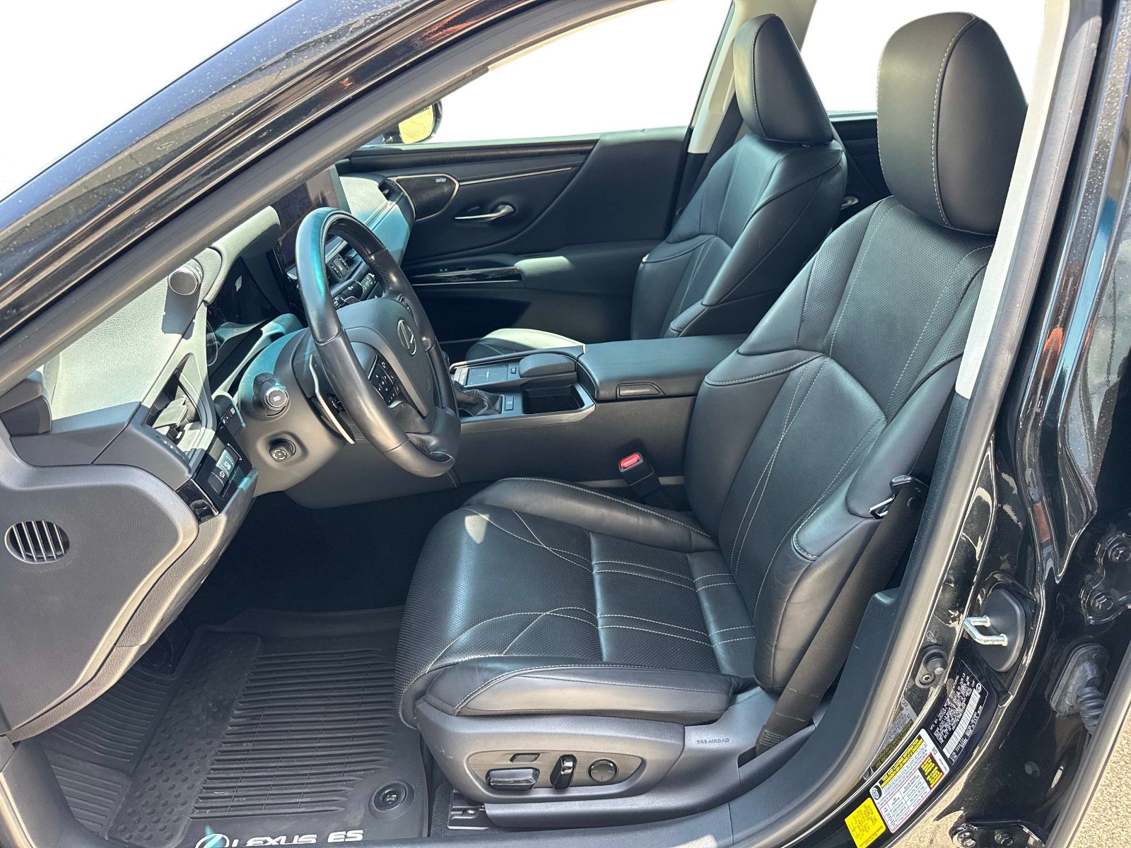 Certified 2022 Lexus ES 350 Ultra Luxury w/ Accessory Package 2 FWD image 18