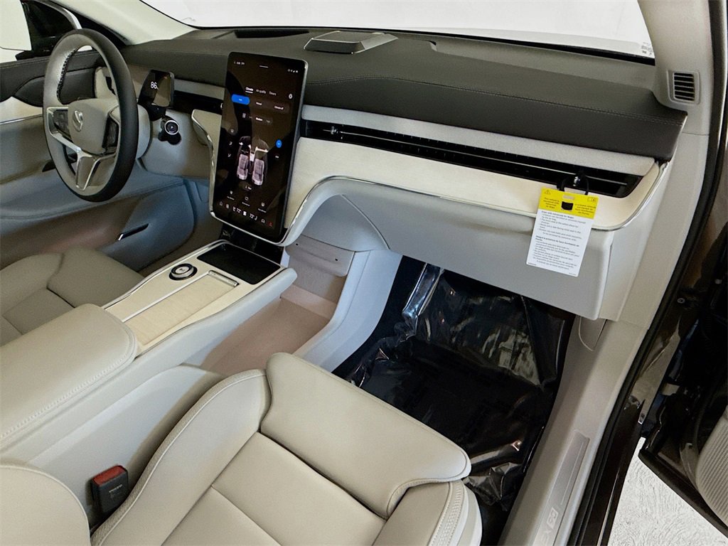 New 2025 Volvo EX90 Ultra w/ Protection Package Premier image 30