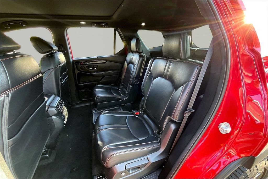Used 2025 Honda Pilot TrailSport image 18
