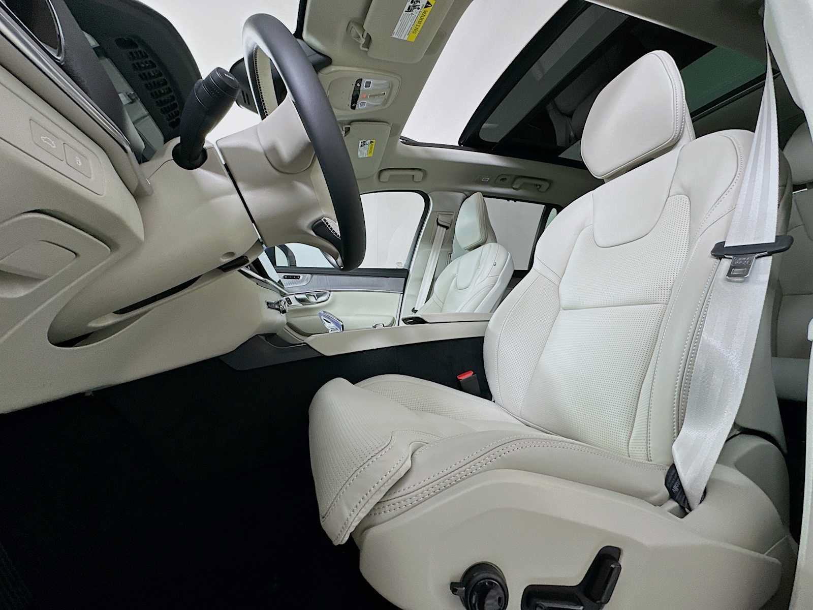 New 2026 Volvo XC90 T8 Ultra w/ Protection Package AWD/4WD image 18