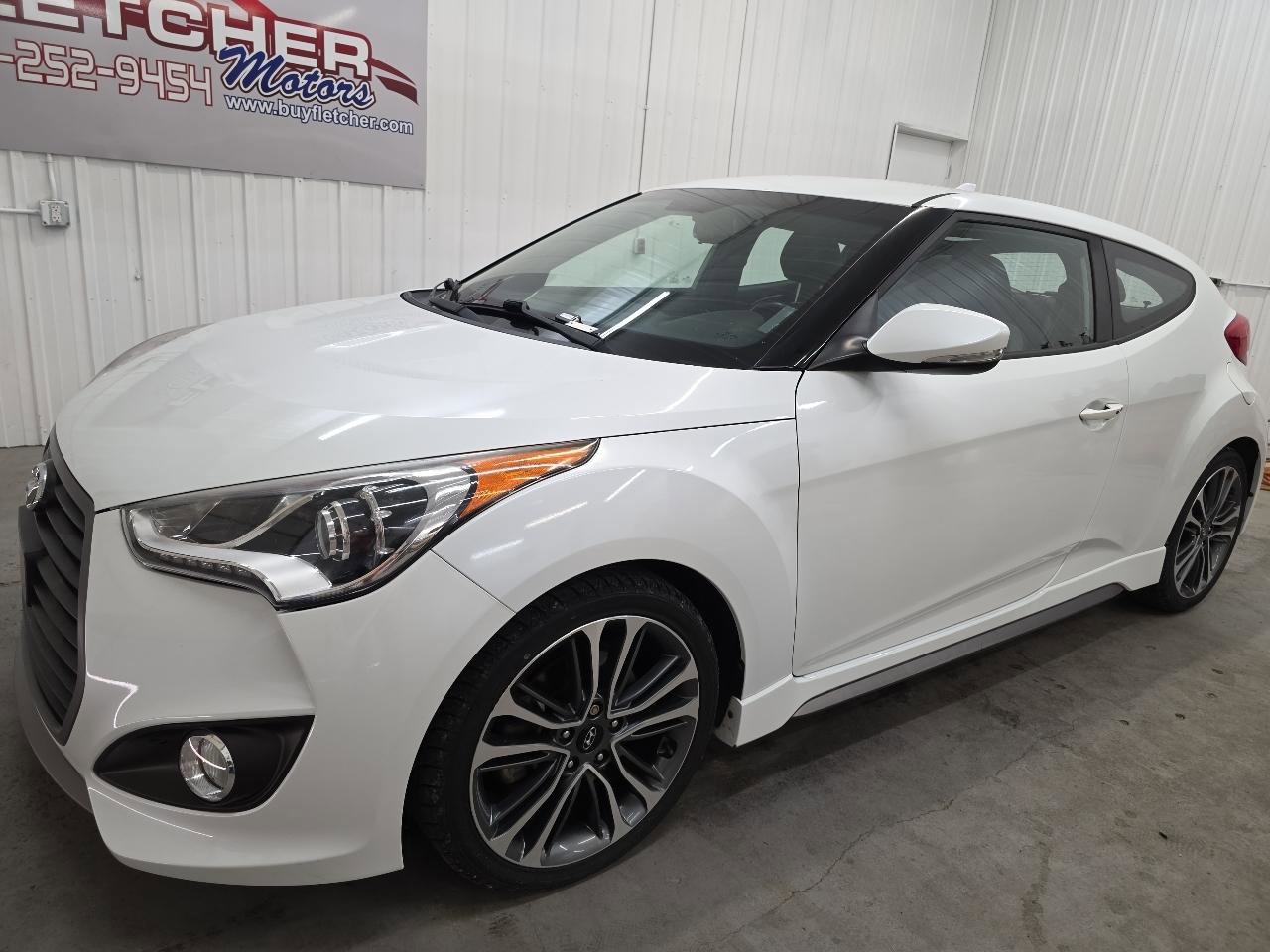 Used 2016 Hyundai Veloster Turbo FWD image 2