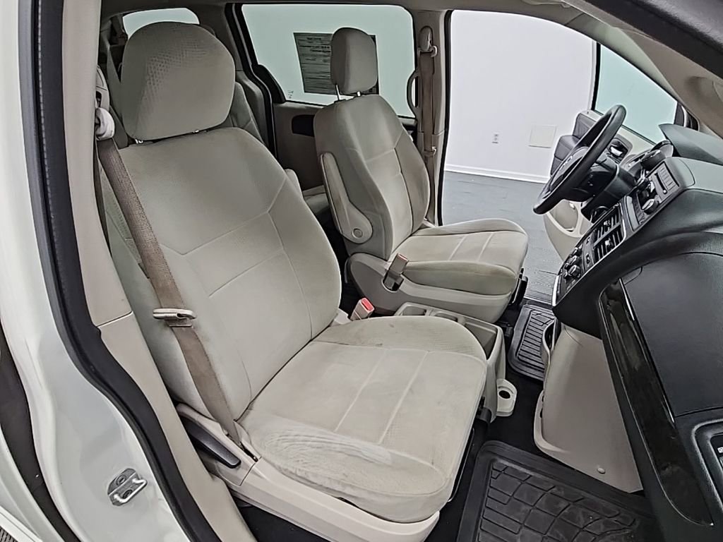 Used 2013 Dodge Grand Caravan SE image 29