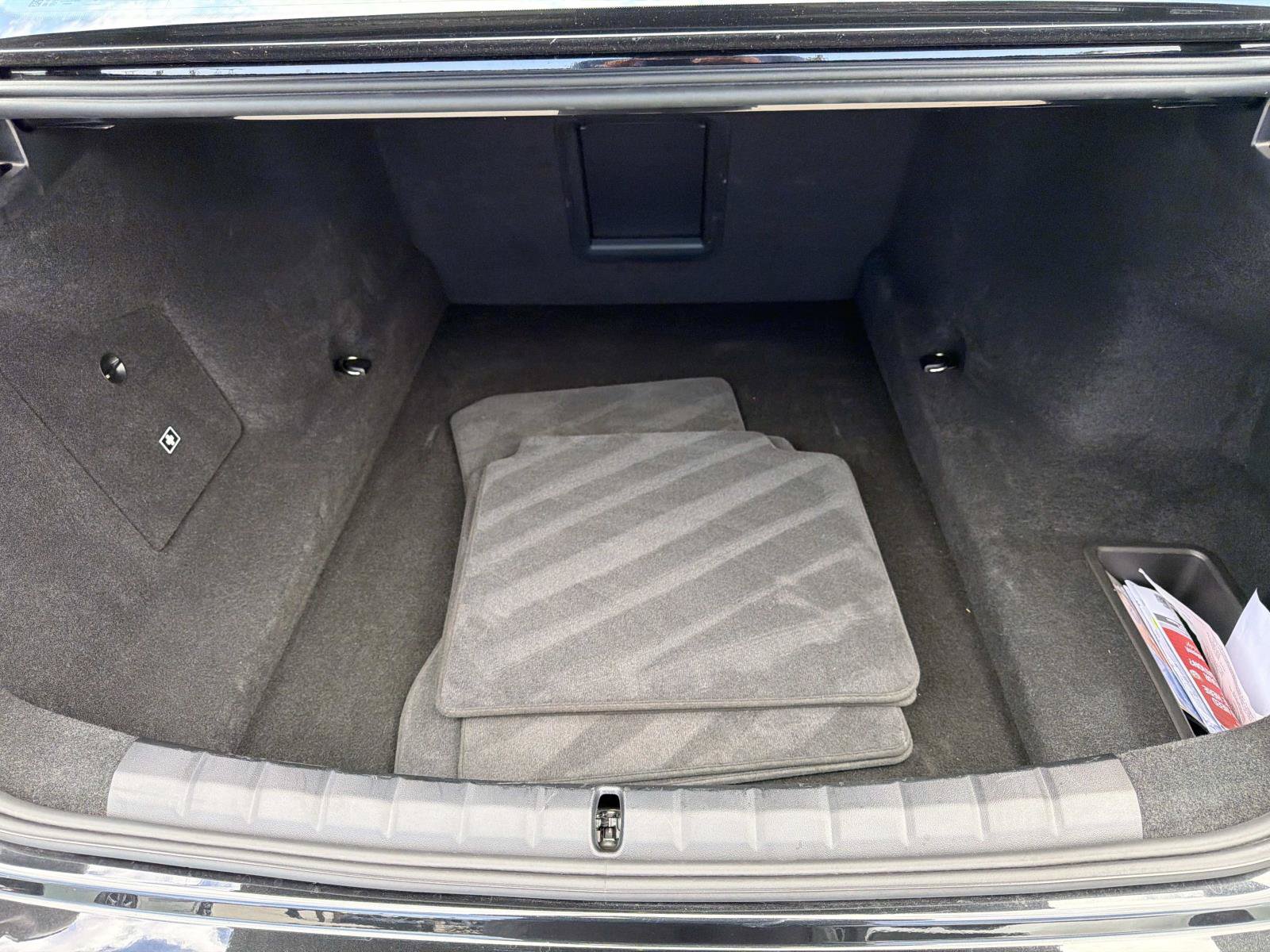 Used 2026 BMW 750e xDrive AWD/4WD image 4