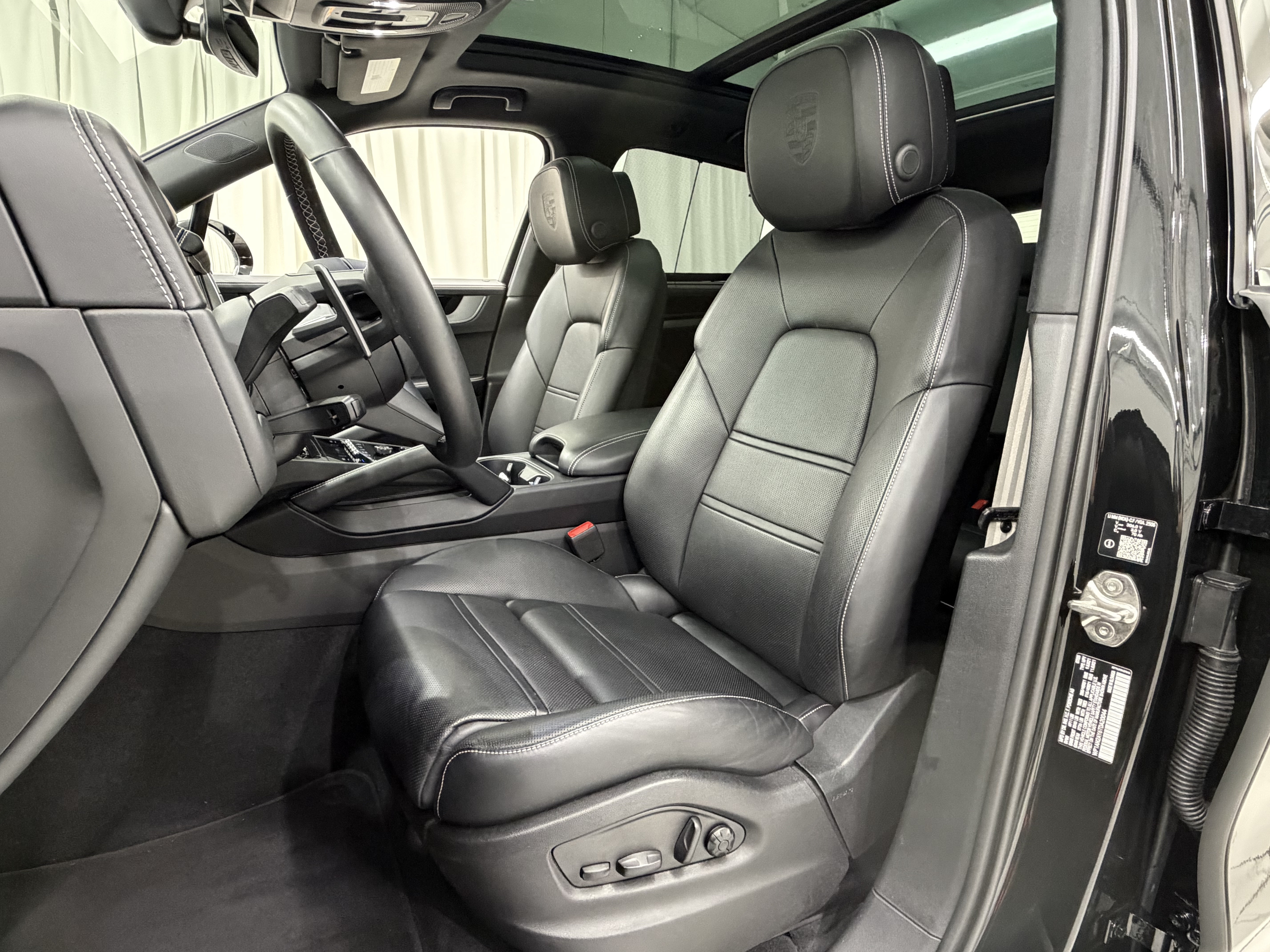 Certified 2026 Porsche Cayenne S AWD/4WD image 34
