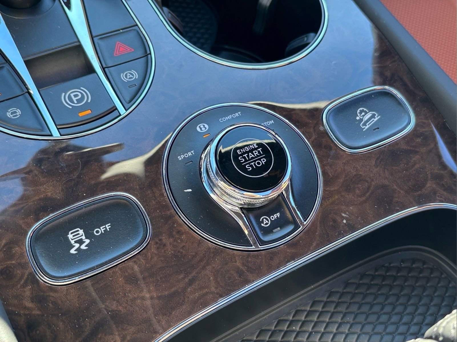 New 2025 Bentley Bentayga Extended Wheelbase image 48